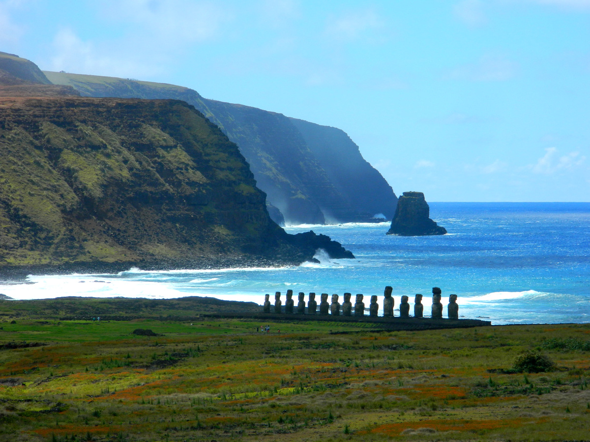 tongariki-from-afar