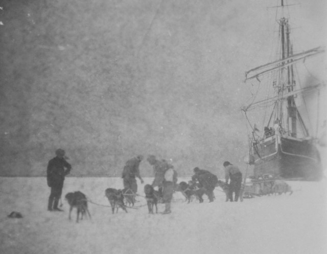 depot-laying-ross-sea-960