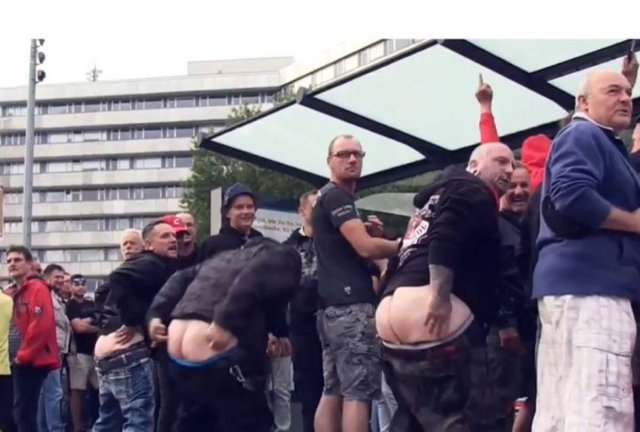 Trauermarsch Ärsche.jpg