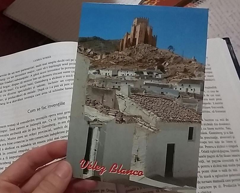 Velez Blanco mit rumänischem Buch.JPG