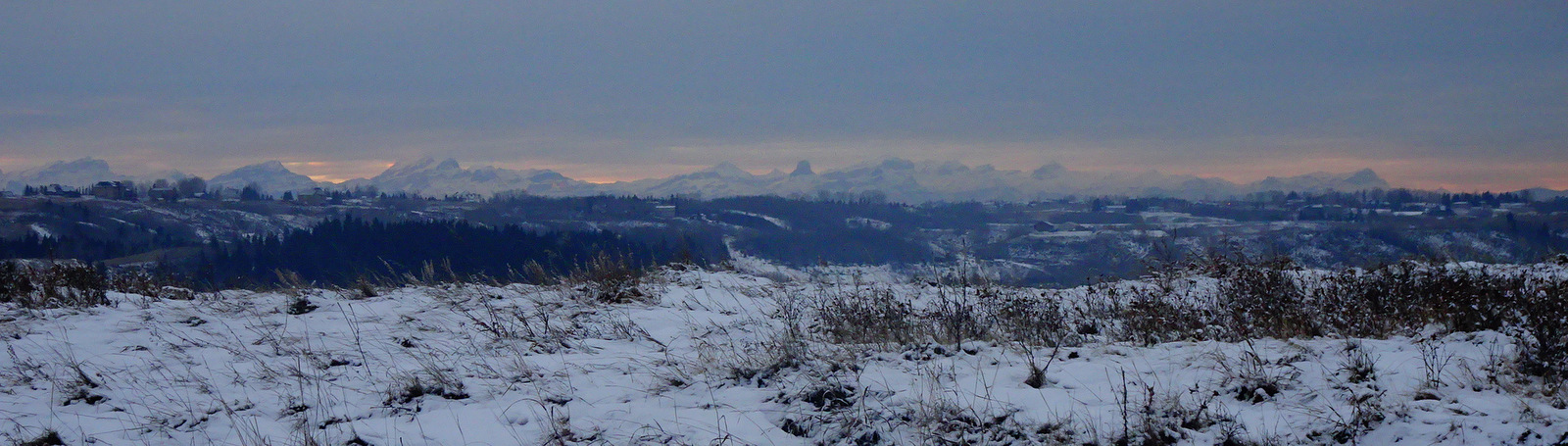 Bearspaw view of mountains horizon.JPG