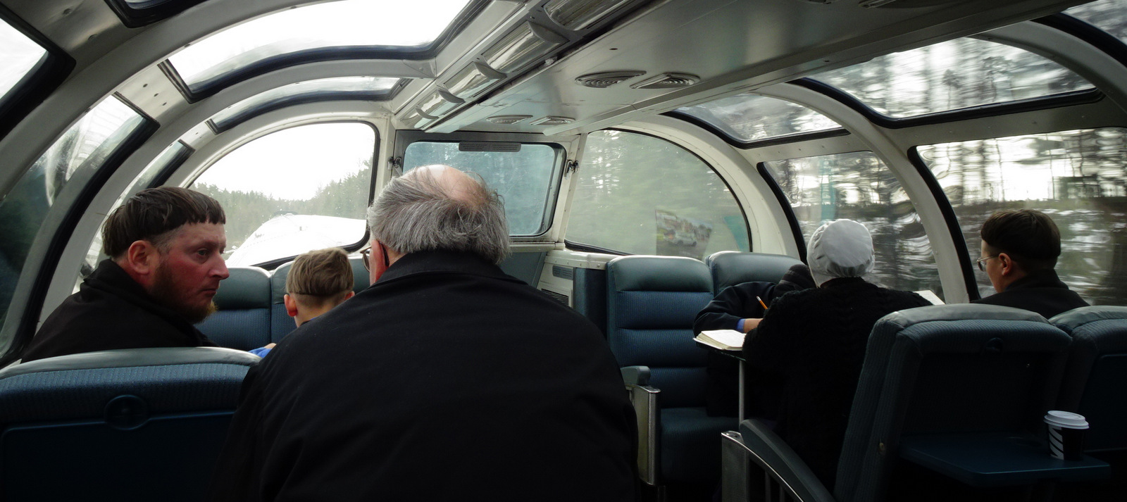 Kinder bei Hausafgaben.JPG