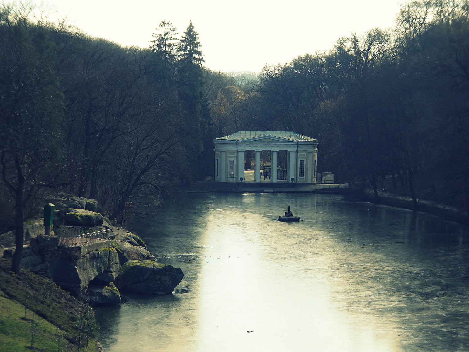 Kanäle und Bauten (1)