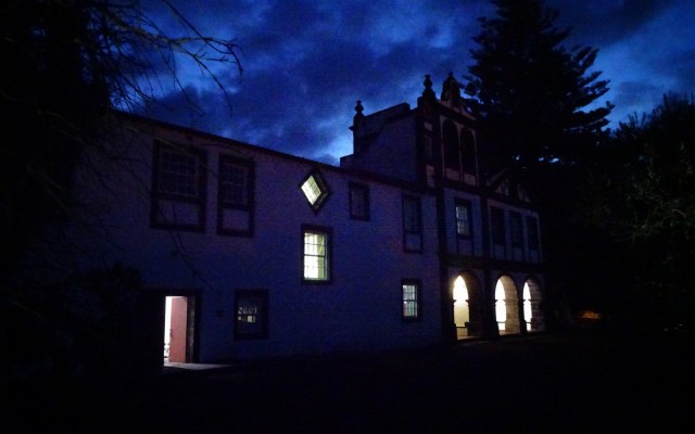 Pousada Juventud Pico at night (2)