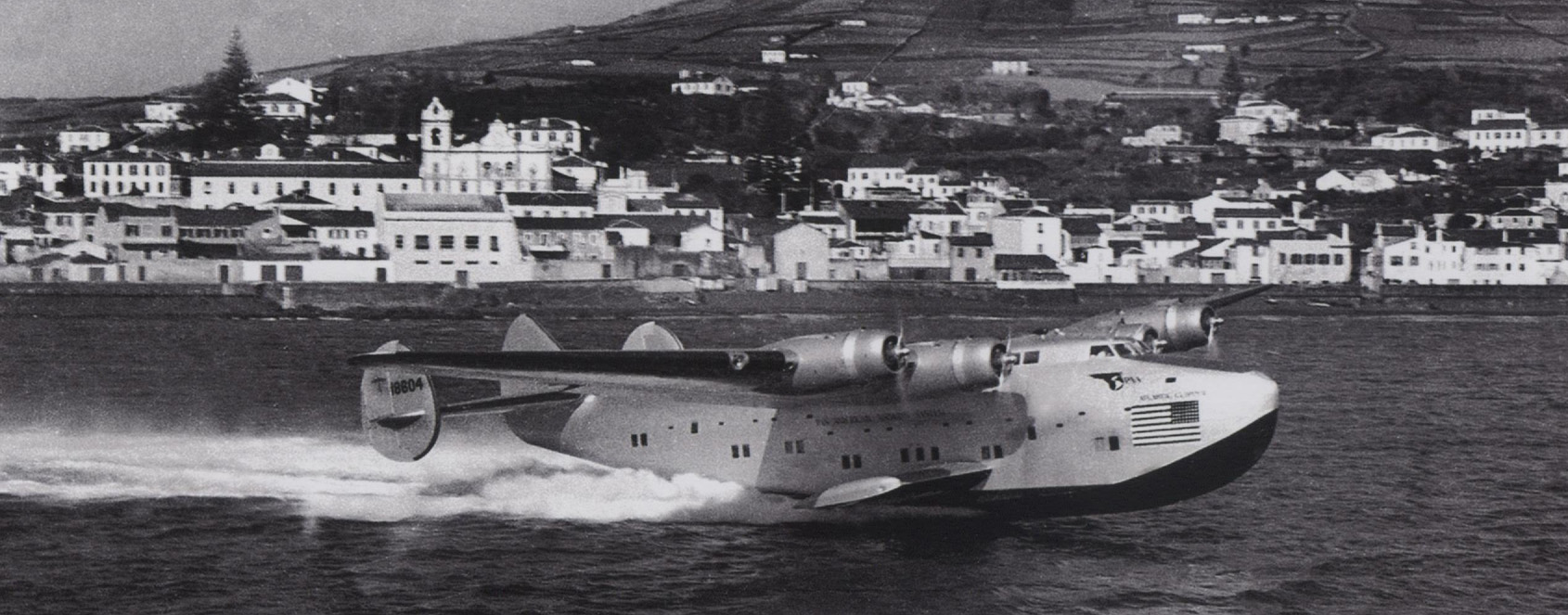 seaplane landing in Horta